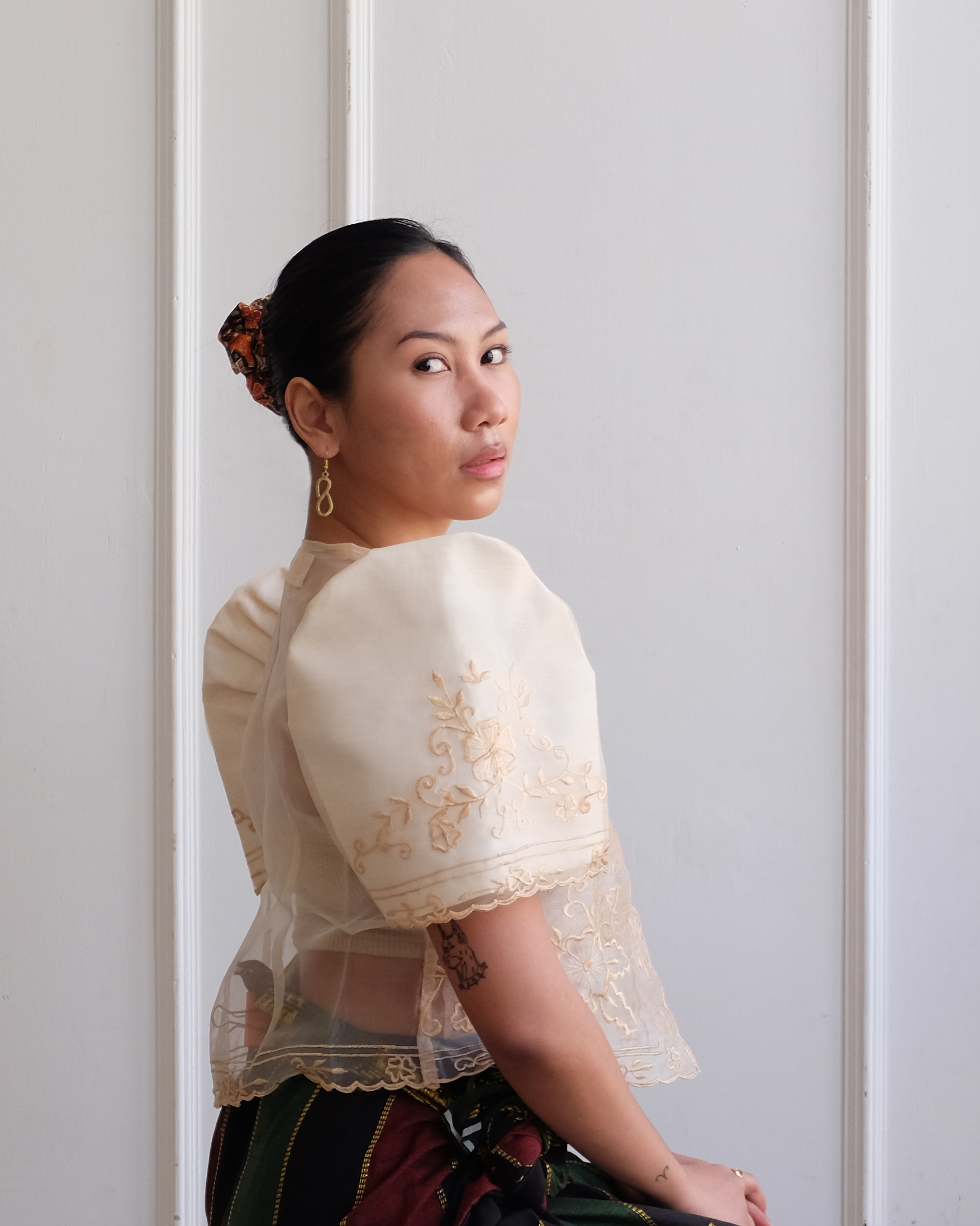 Rosal Butterfly Sleeve Bolero – Cream | Narra Studio