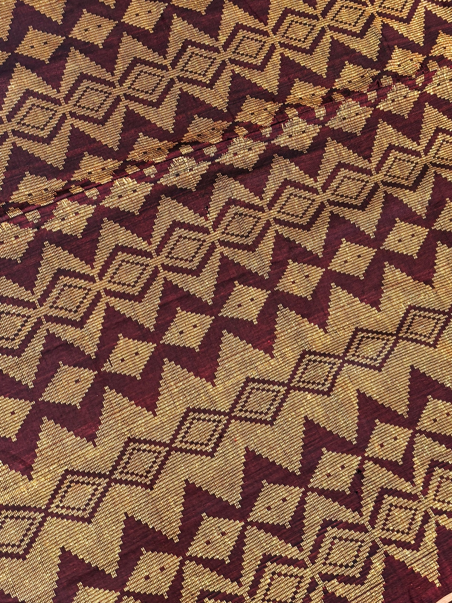 Handwoven Malong - Maroon and Gold