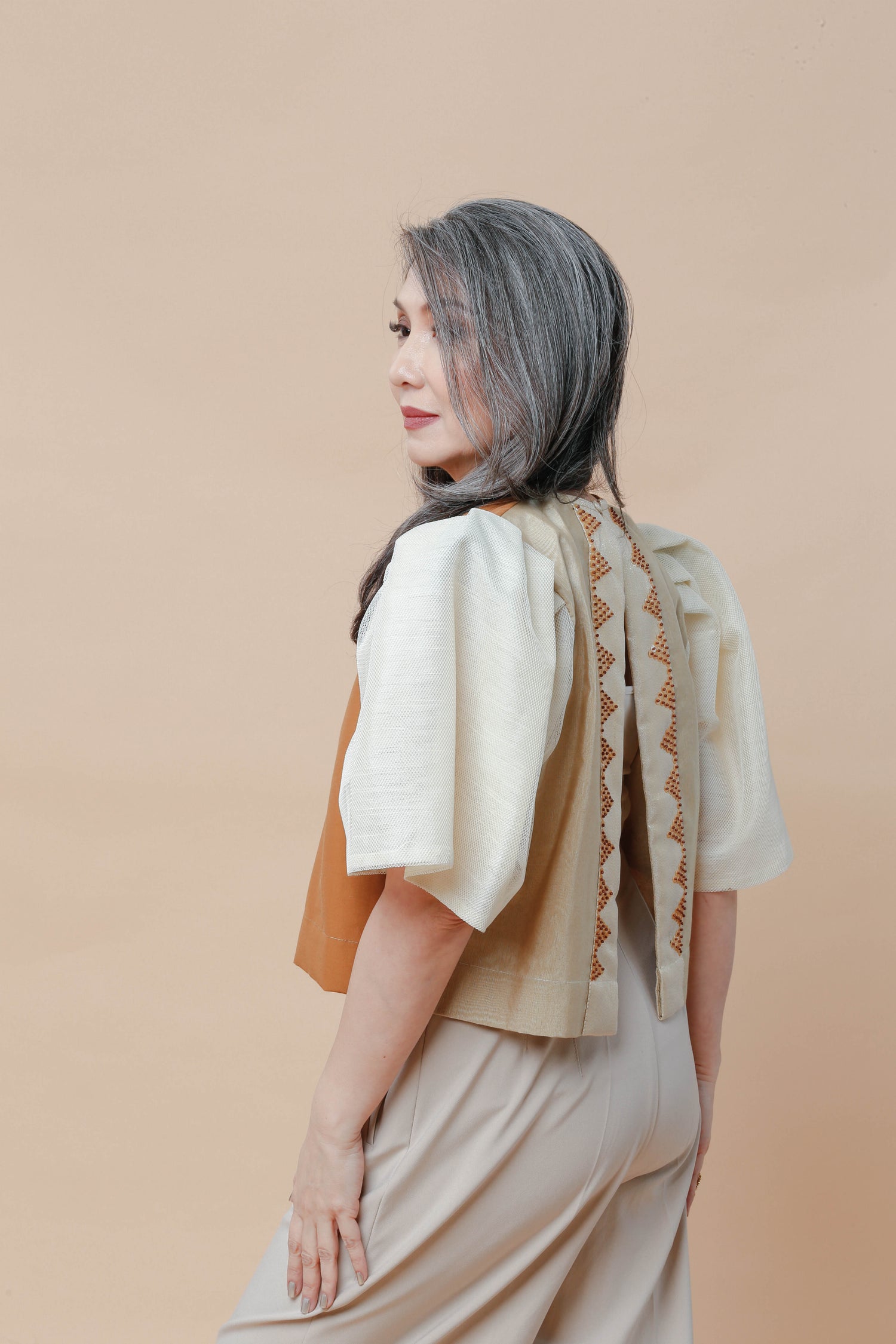 Blusa Brown Cream with Beadworks