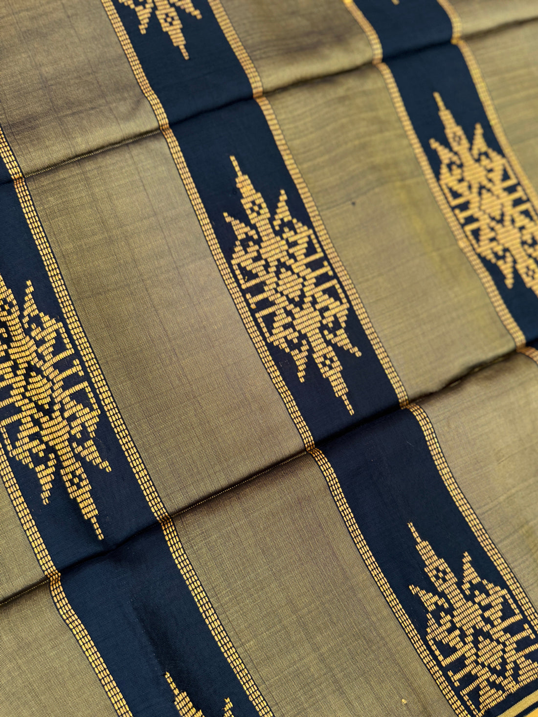 Handwoven Malong - Black and Gold