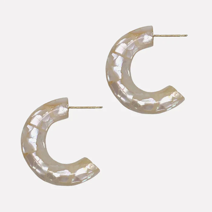 Sculpted Aro Midi hoop earrings with a pearlescent, handcrafted by Filipino artisans using locally sourced materials from the Philippines