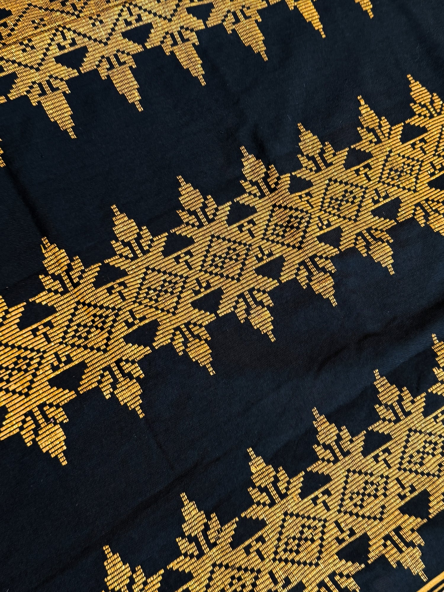 Handwoven Malong - Black and Gold