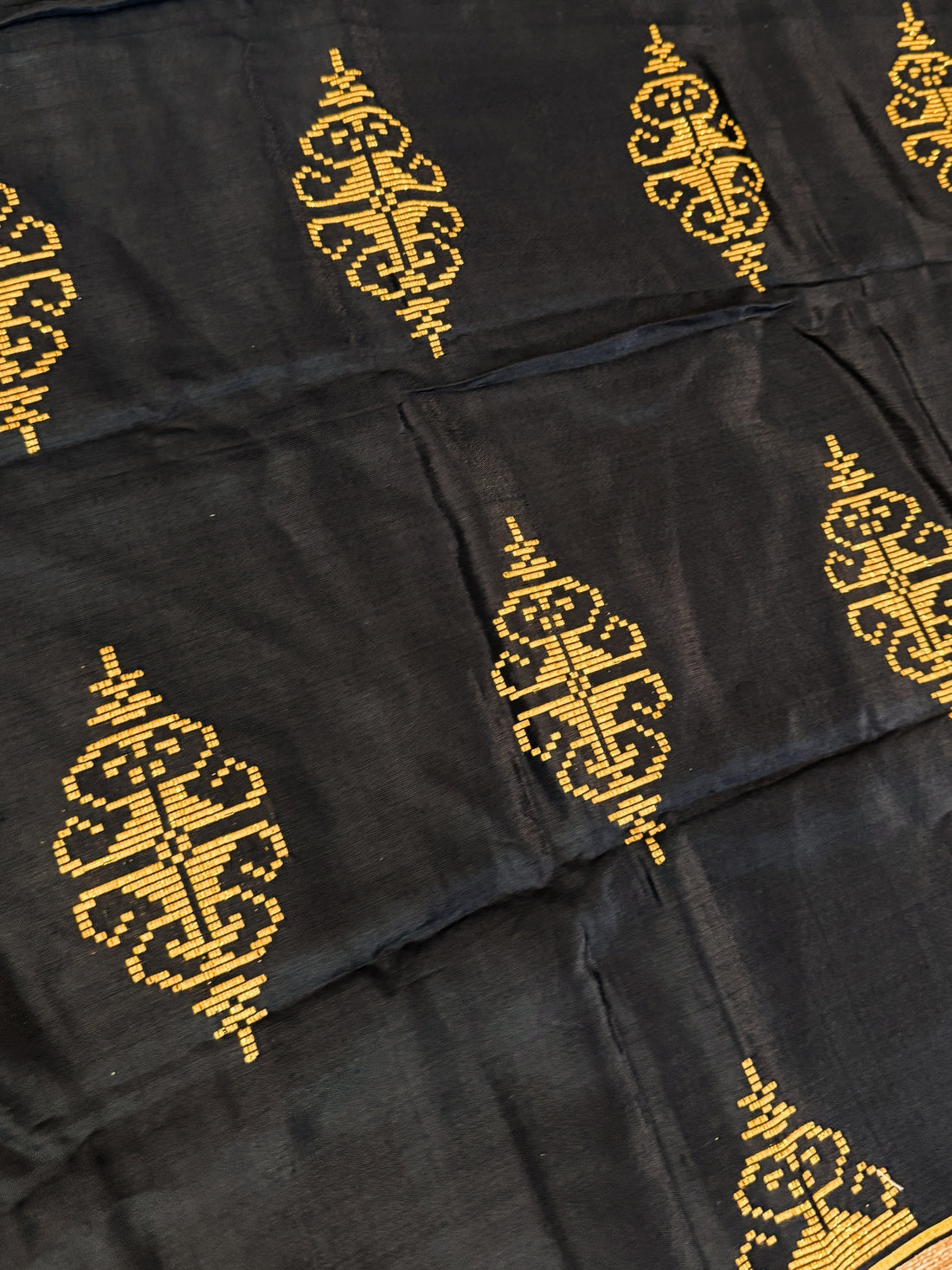 Handwoven Malong - Black and Gold
