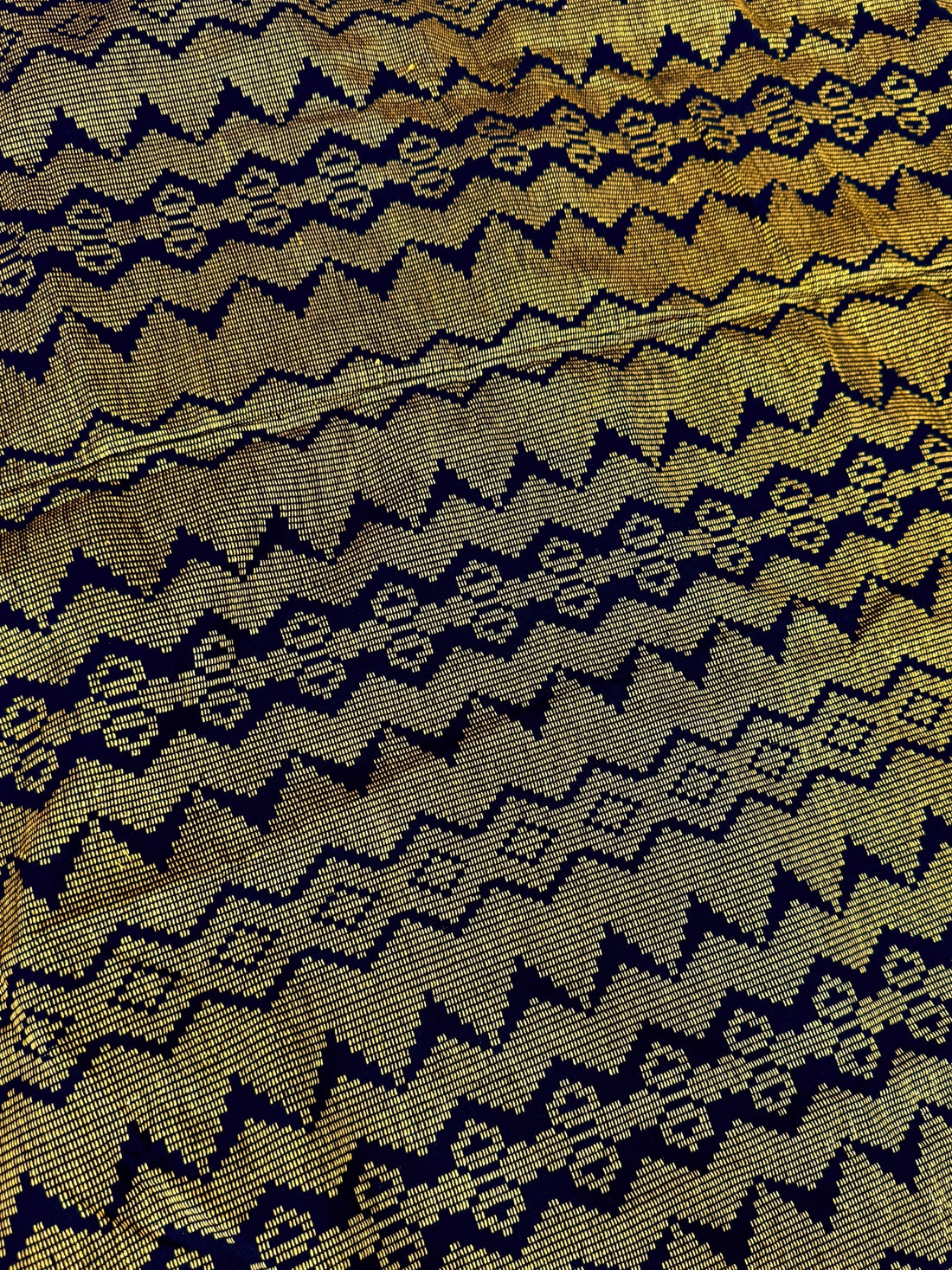 Handwoven Malong - Black and Gold 2