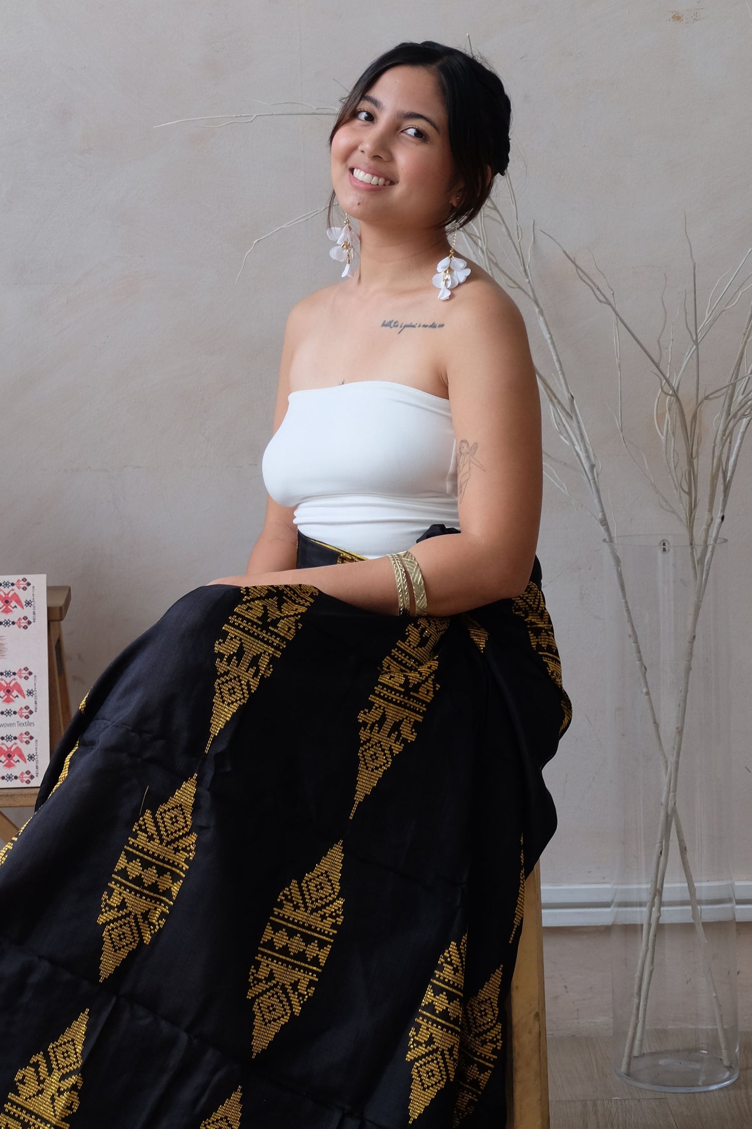 Handwoven Malong - Black and Gold