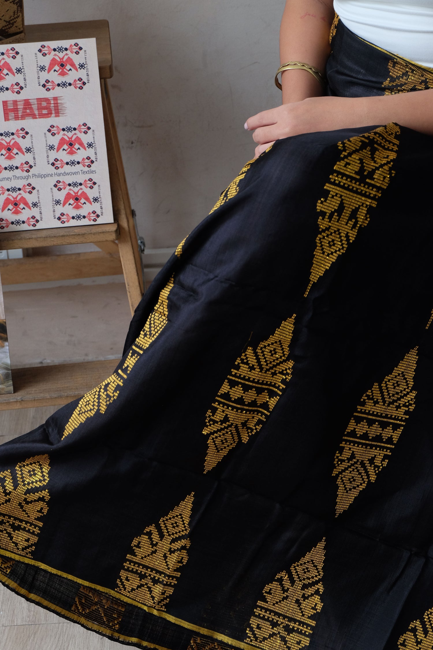 Handwoven Malong - Black and Gold