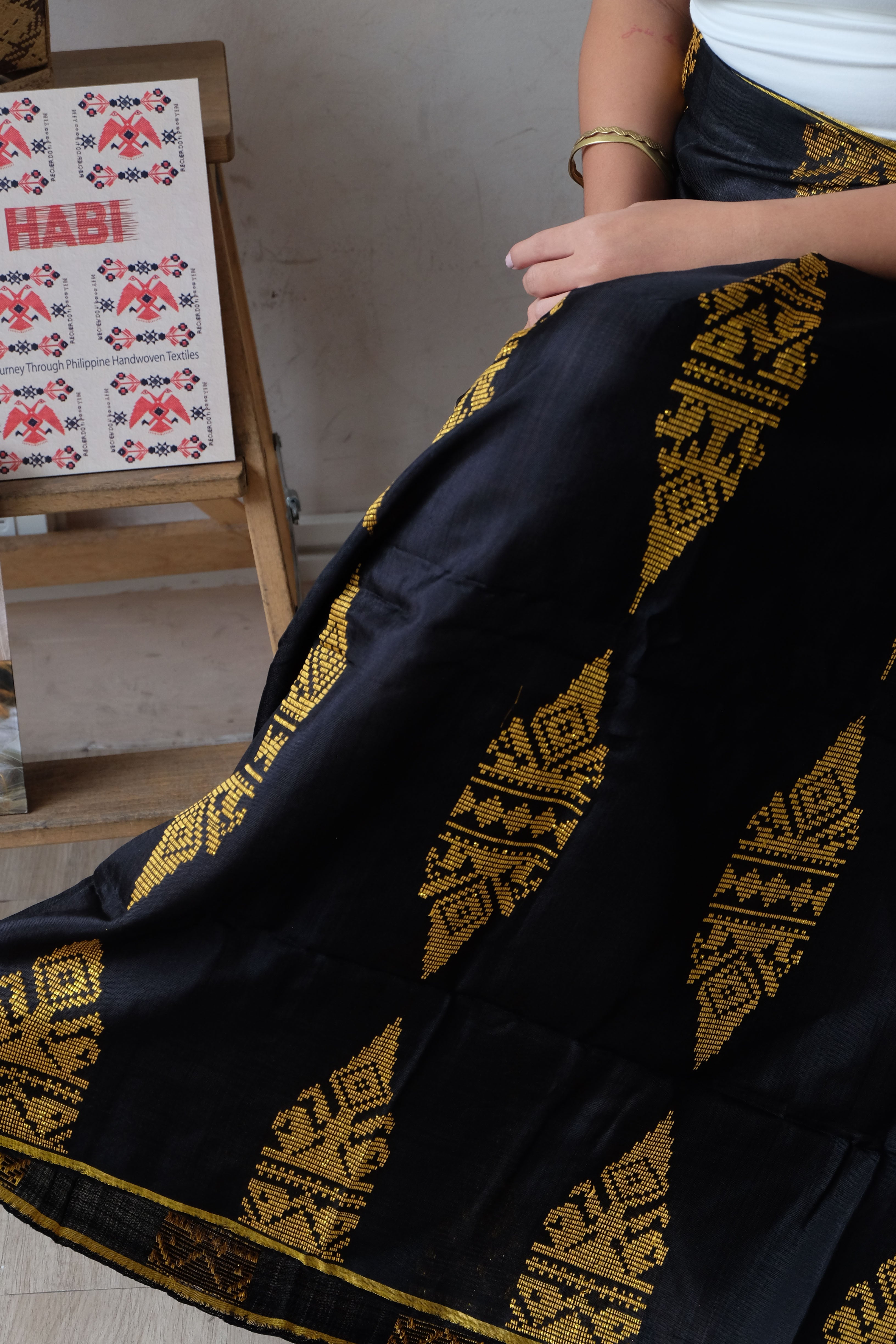 Handwoven Malong - Black and Gold