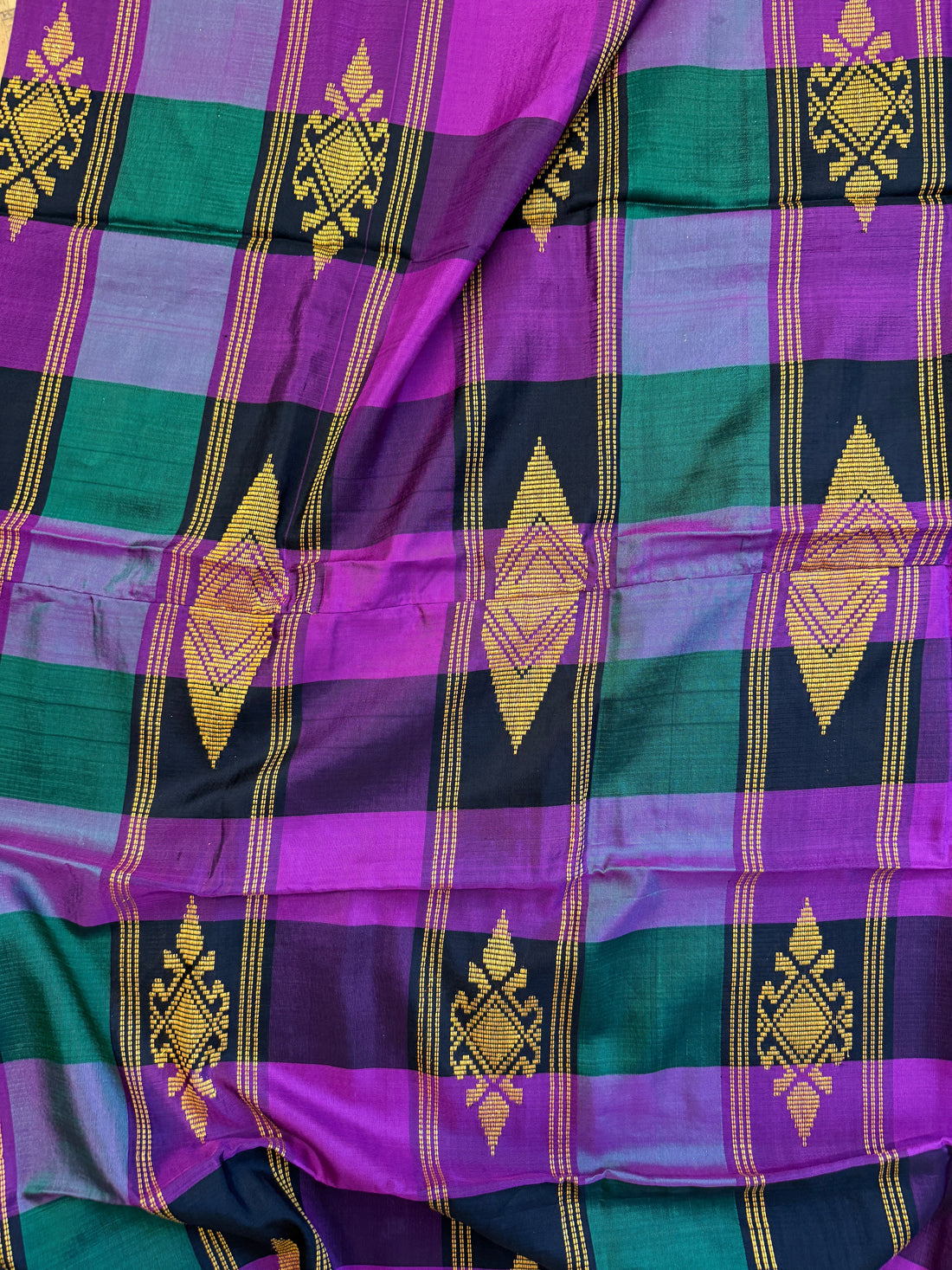 Handwoven Malong Magenta and Green malong