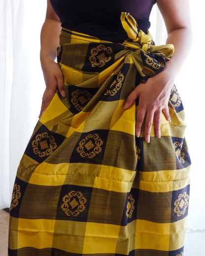 Handwoven Yellow And Black Checked Malong Malong